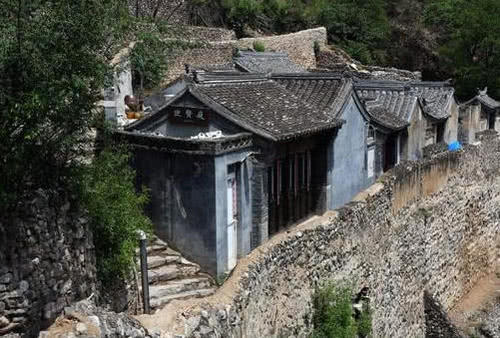 中国这村名字最“刁难”人，第一个字有30画，考古专家也难写对