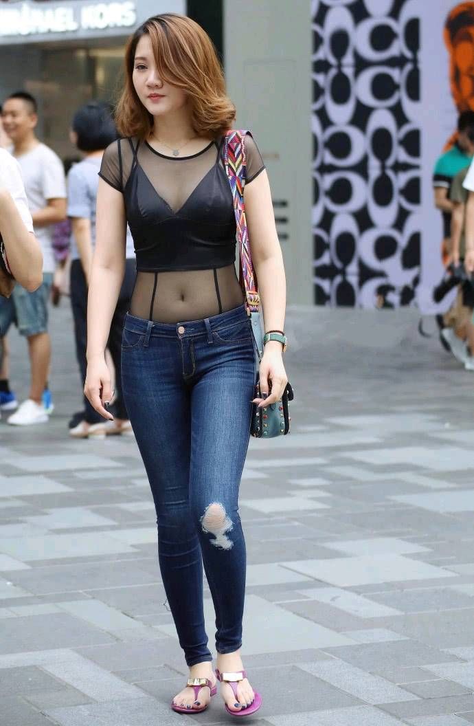 街拍路人，含蓄又简朴的夏季穿搭参考，让你穿出温雅大方好气质