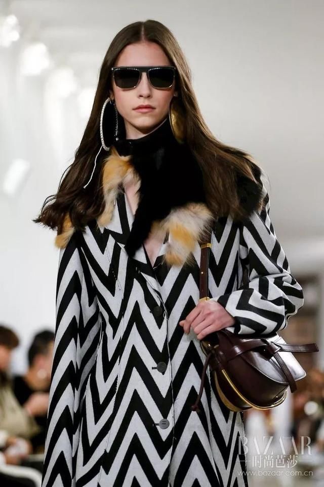 谁的小眼睛还没看过来，我的XXXL号耳环吸引不了你么?