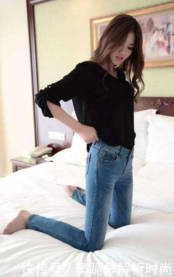 一条很舒适紧身裤,穿出时的尚女神范,样子总是那么迷人!