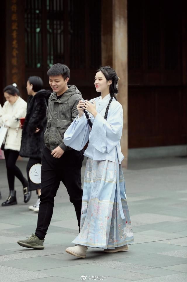成都@成都街拍:古装与二次元大比拼!