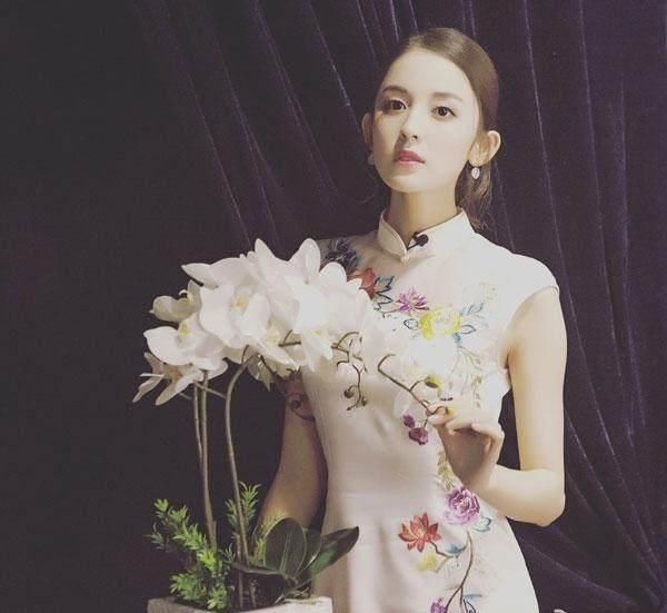 穿旗袍最好看的十大女星,赵丽颖第三热巴第五,第一美若仙人