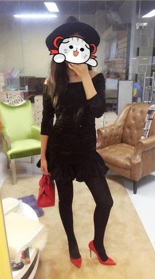 高跟鞋美拍：流行红色单品，高跟鞋和黑色礼帽，秒变时尚达人