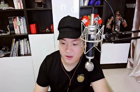 李先生澄清并未攻击摩登兄弟 被粉丝说拉了没忍住发声回怼