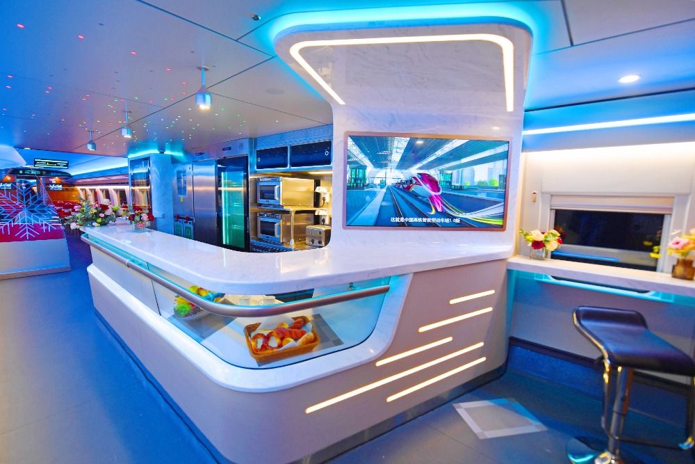  「智能京张高」充满黑科技！中国首条智能高铁通车