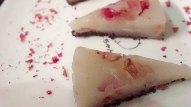  早餐：一缕阳光、照在桃花树下，醒悟早餐美食