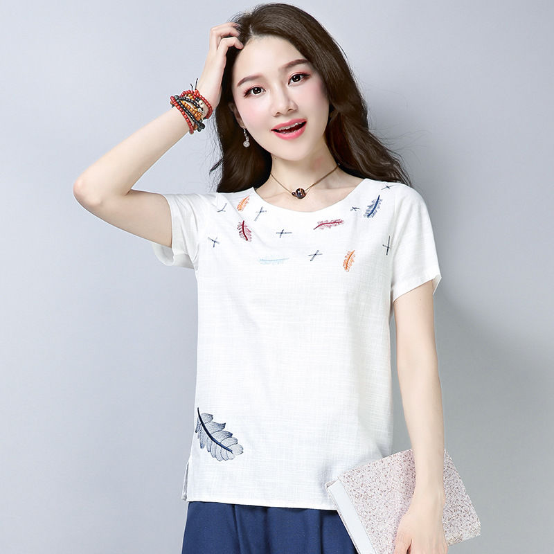 刚上市的新款小衫，一款比一款显嫩吸睛，随便穿都很美