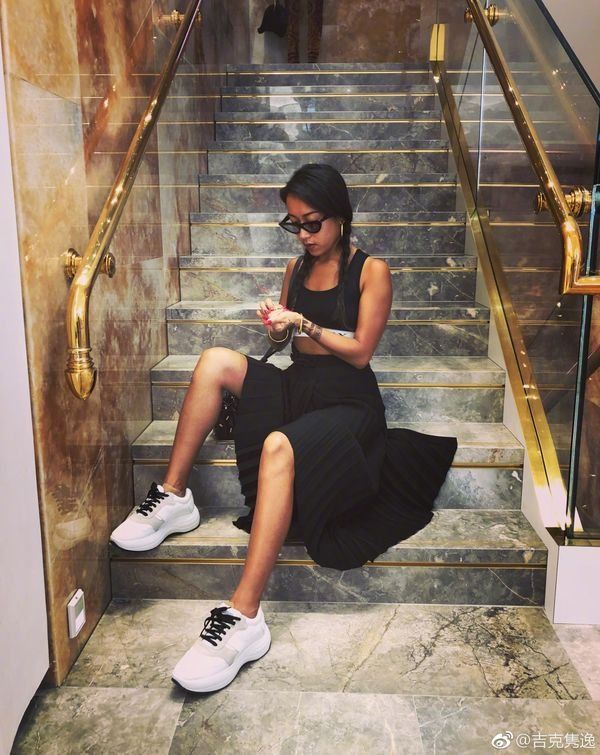 天呐| 菊姐瘦了以后美成这样，我看以后谁敢说一白遮百丑!