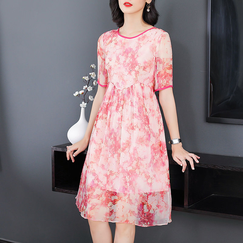 迷人包臀裙，性感又妩媚，让你的男神对你一见钟情