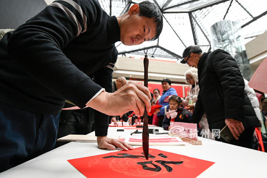  全民■#新春走基层#庚子迎春 全民接福