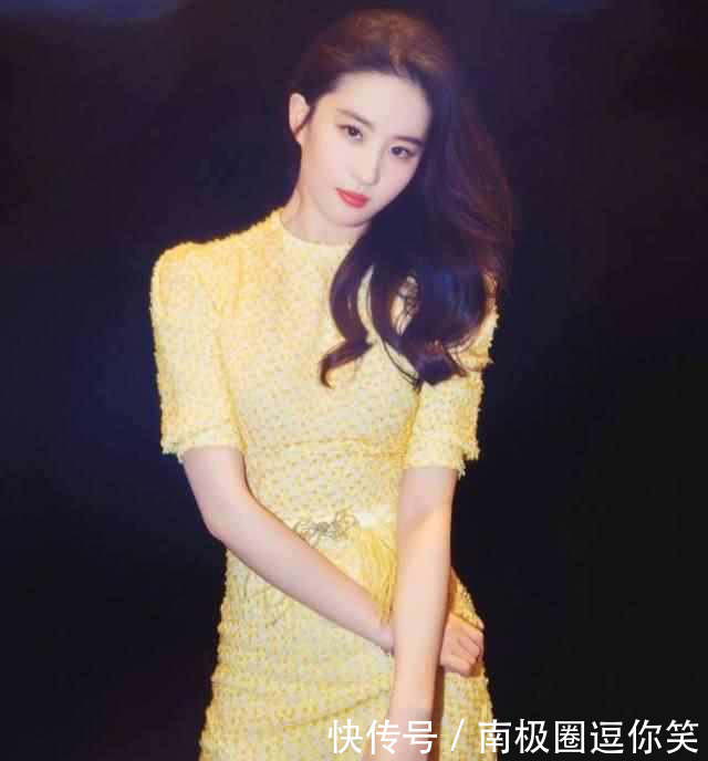 刘亦菲礼服真性感，上半身仅“三角布”遮重点，网友：身材绝了