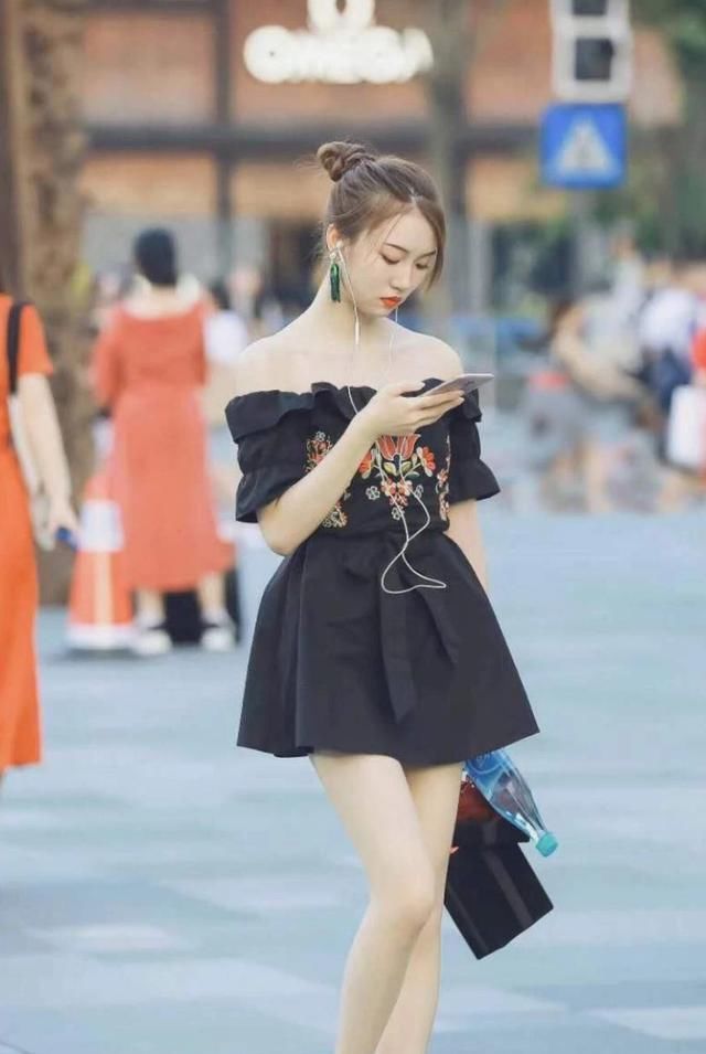  颜值|街拍气质美女小姐姐,大长腿 高颜值 这谁顶得住呀