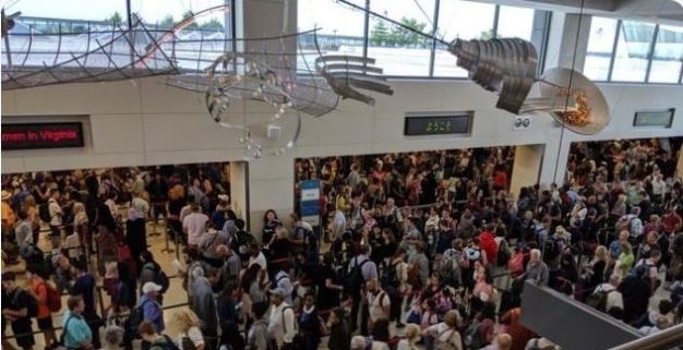  当机|美国海关计算机大当机 全美机场大乱