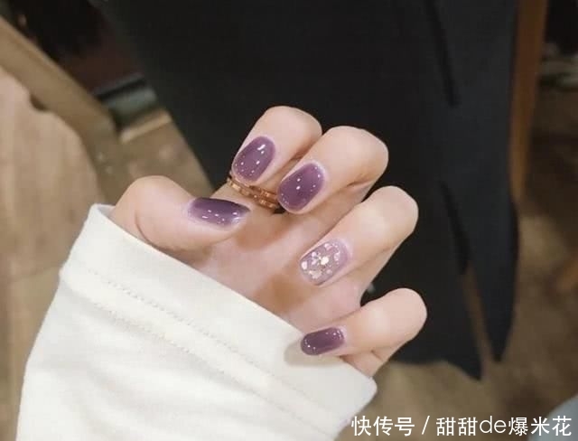  『感觉』春天你做美甲了吗？这几款“仙气逼人的美甲”，让你变得更漂亮