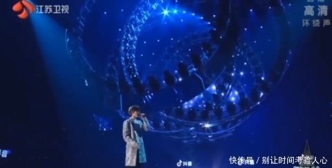 蔡徐坤江苏跨年重生