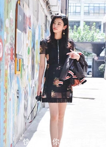 「产后」奚梦瑶产后3月终露面,素面朝天不化妆,何猷君可得长点心了