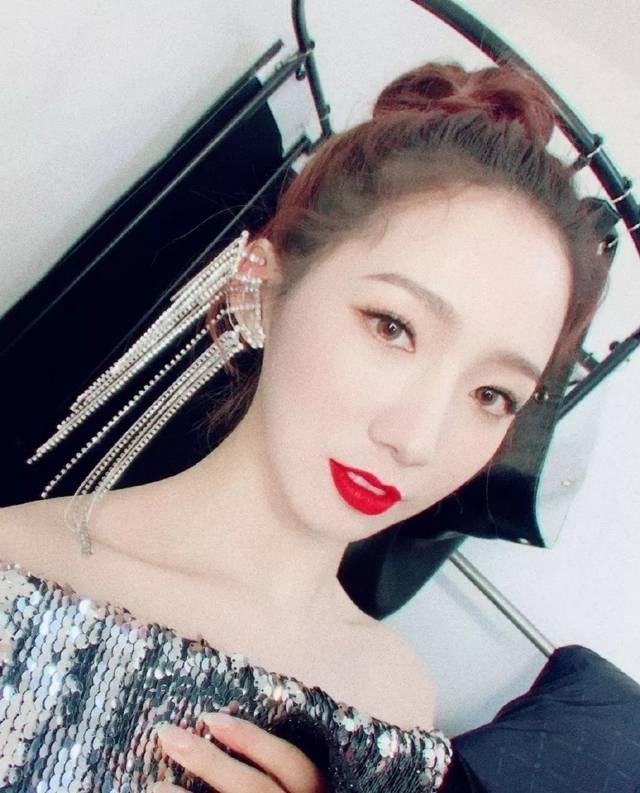 #压根#耳饰的“花式”愈来愈多!双眼压根无法离去啊