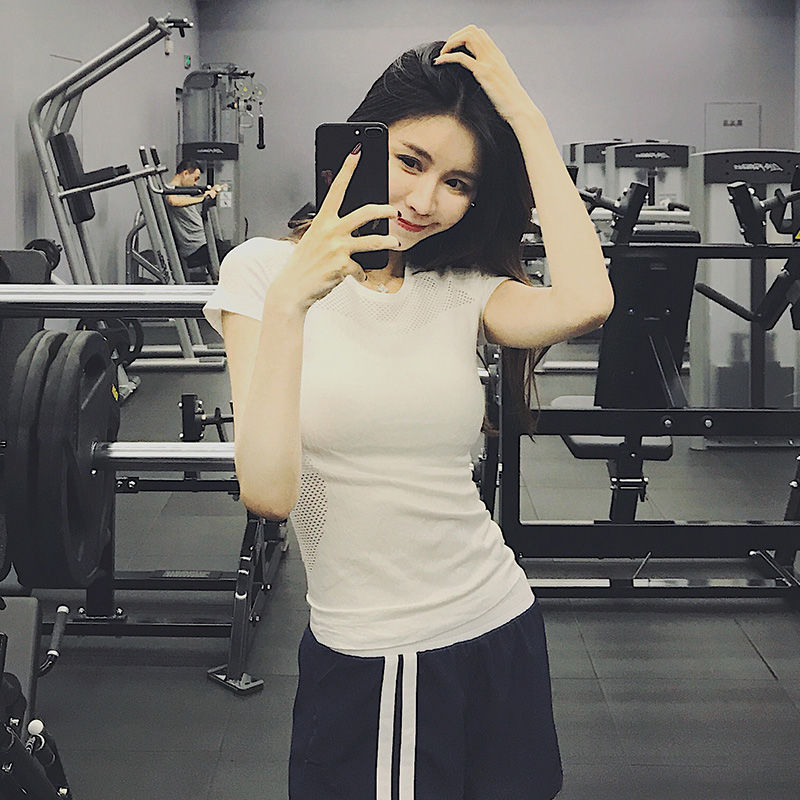 丰满女人不性感?瞧瞧下图这些女人，性感妩媚，简直让人一饱眼福