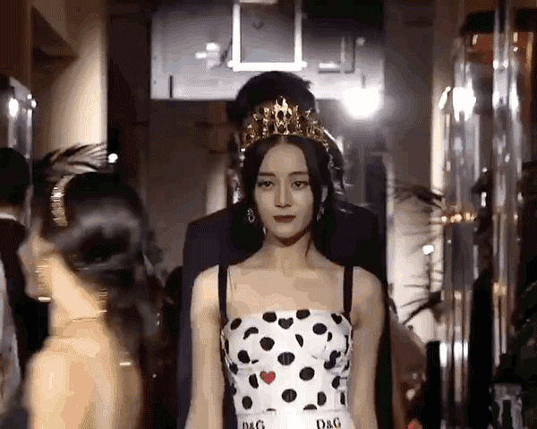 当杨幂范冰冰刘亦菲撞上同一个身材bug 极度血腥