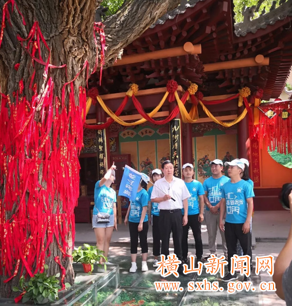 区长当导游 带您游横山摄制组来横山拍摄