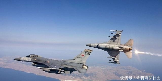  『总统』俄苏-35与以方F16在中东上空拼刺刀，美总统听闻俄空军怎敢交手