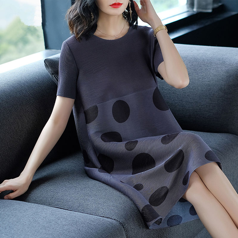 谁说长得胖就不能穿裙子?体重超140斤的姐姐穿照样美