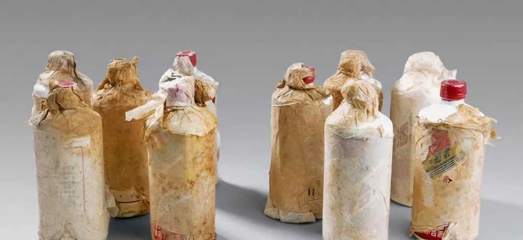 男子带40年绵纸茅台上电视，专家一眼道出真伪！