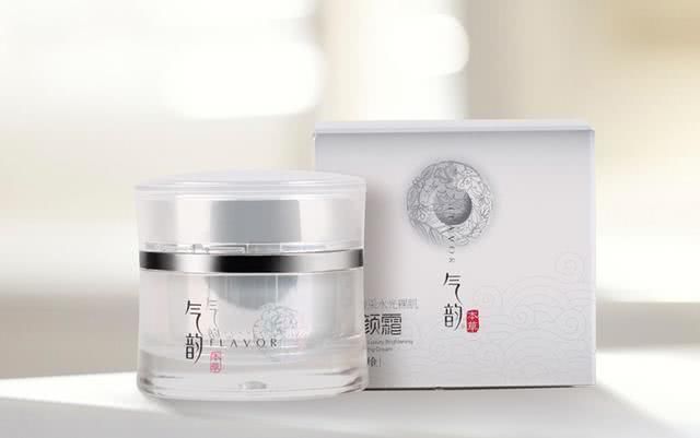  「变白」具有隔离效果的素颜霜推荐，让你偷偷地变白，每一款都超级好用
