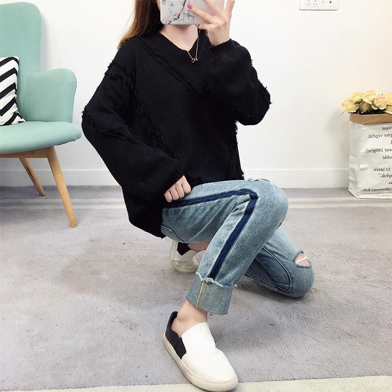 风衣该隐退了，现在流行这种毛衣衫，好穿不贵，美的恰到好处