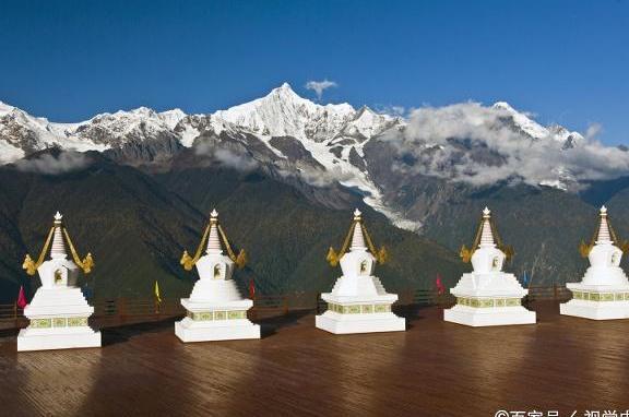 旅行首选之地，梅里雪山，如我一般，试图解读这座神山的奥妙