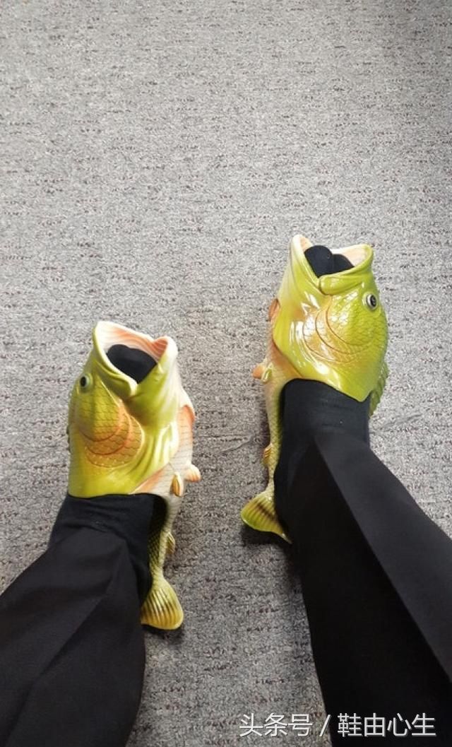 街拍看不懂的设计，这样还真有人敢穿