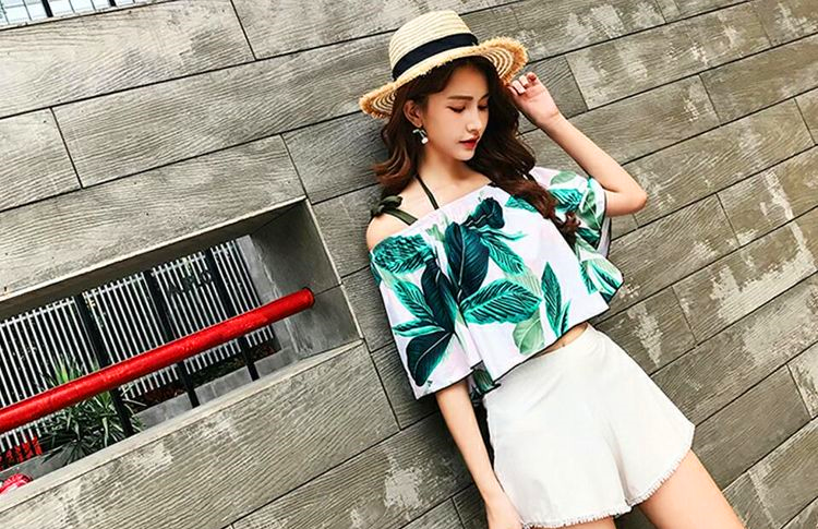 颜值满分的泳衣美女，塑造完美身材曲线，潮流感十足