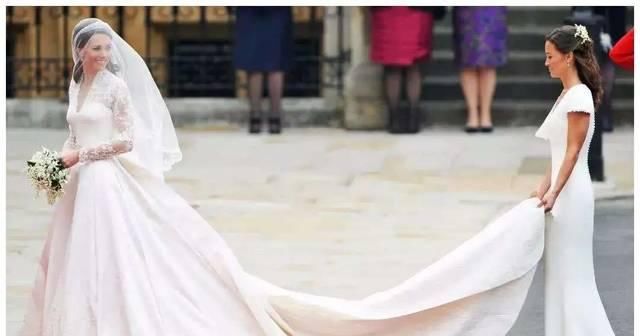  『婚纱』选完婚纱还有头纱，选对头纱，拥有你的超甜头纱吻