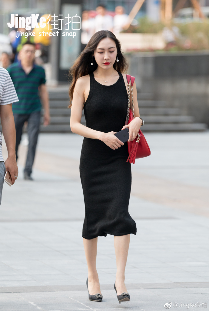 路人街拍，性感小姐姐合集，喜不喜欢