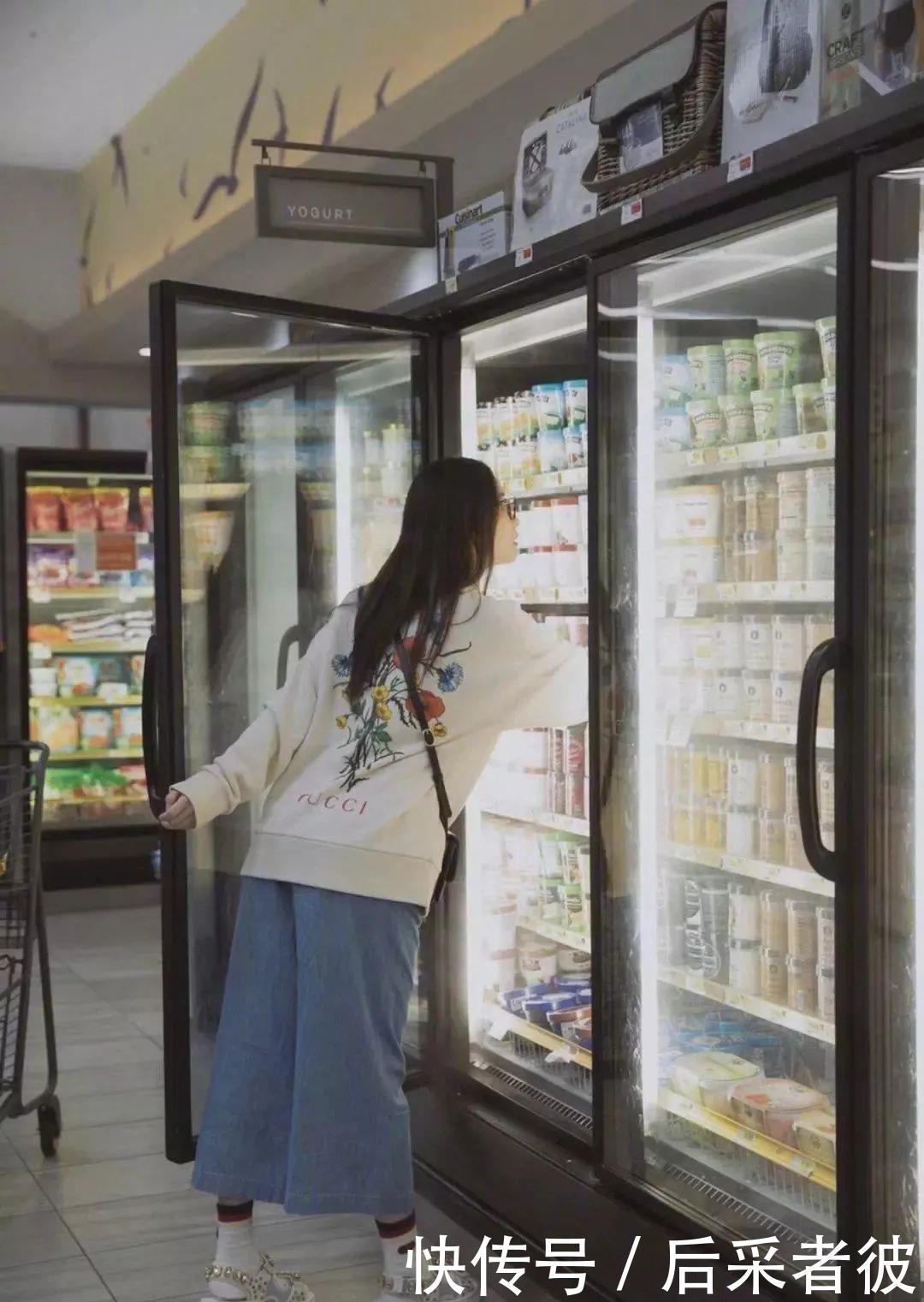 「春天」春天怎么穿卫衣才时髦?不如跟着这些街拍潮人学搭配!