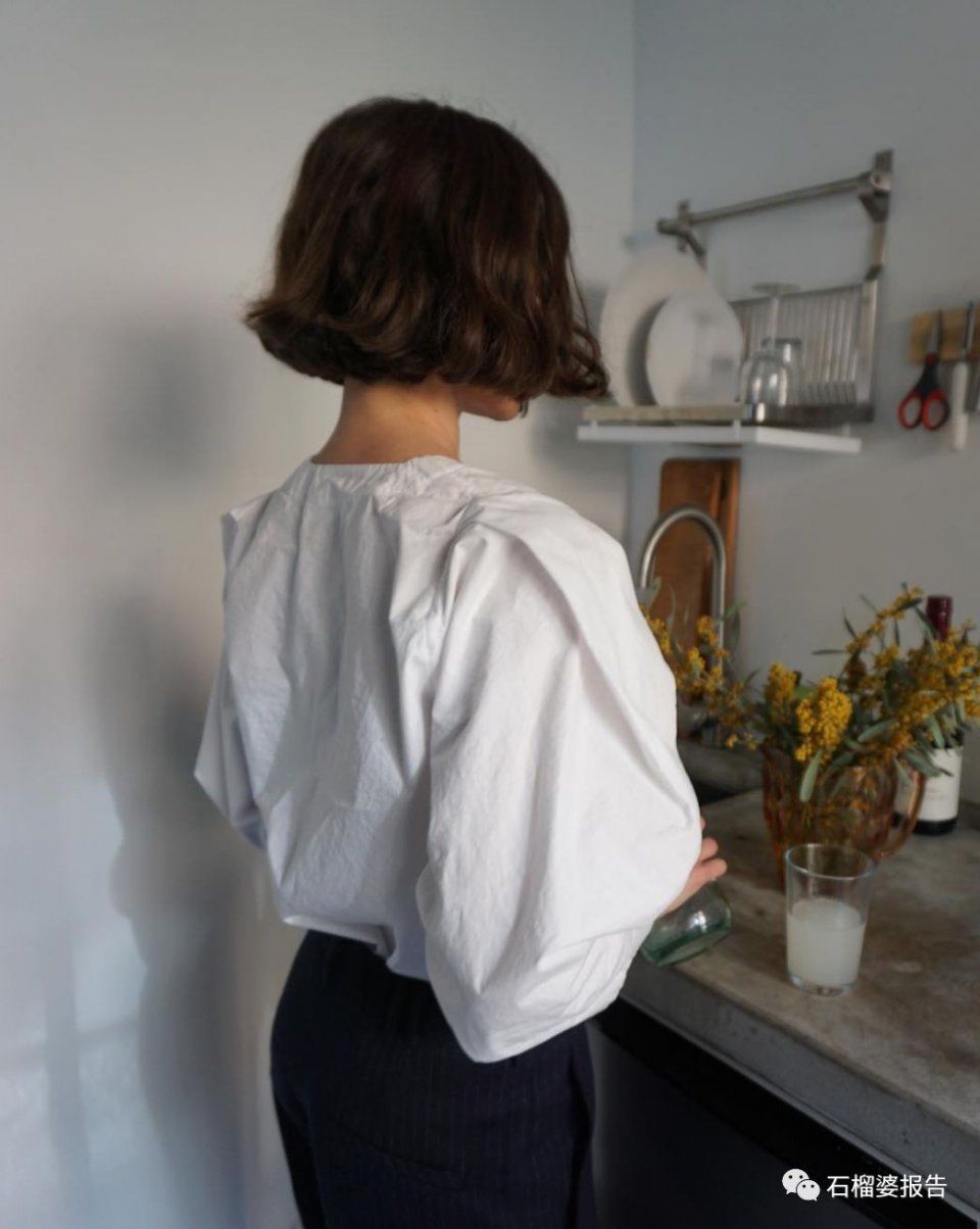 不需要超模身材,这几件“新法式”基础款人人都好穿