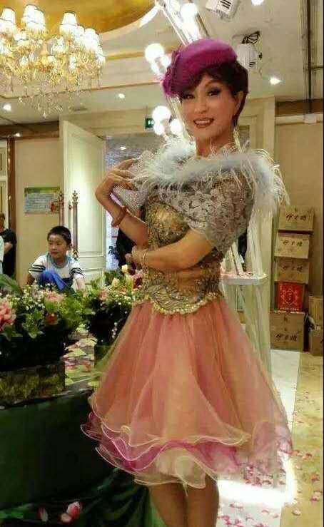 30年不吃晚饭，花甲老人保养像少女，癌症进手术室都要化妆