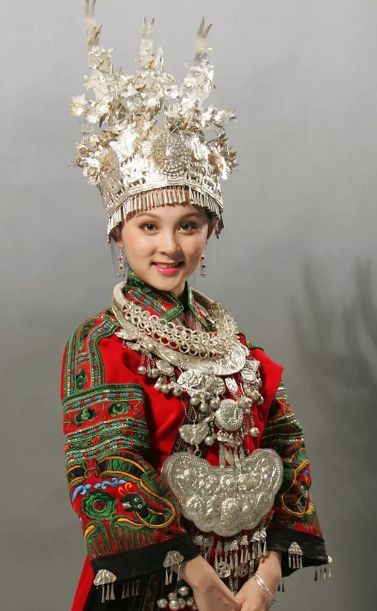 去苗寨旅游，为何说再便宜也不要买银饰？导游告诉你实情！