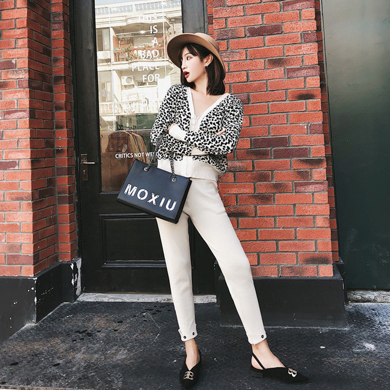 被秋天的老婆惊艳到了!身着衬衫衫，不减肥都显瘦，美出新高度