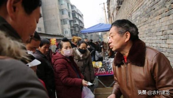 农民进城打工，越来越多农民工不愿意回到农村生活，到底是为啥呢