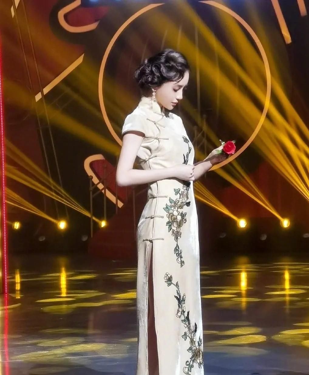 自由■“教主”因祸得福! 媳妇baby从18岁到30岁自由转换, 网友: 羡慕了