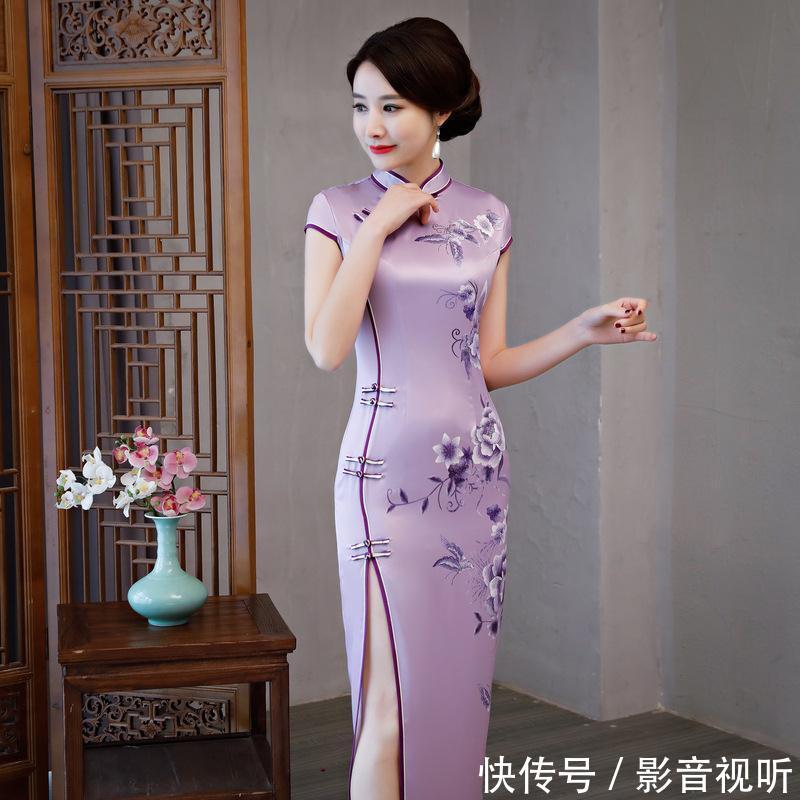 显腿细的开高衩旗袍，薄而不透超美嫩