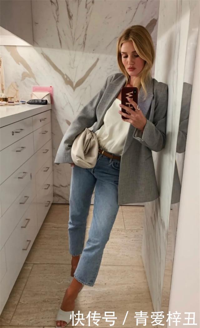 #天蓝色的衣服#女人过了40岁,少穿“花”衣服,多穿这些颜色,时髦减龄又显白