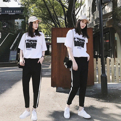 入秋我就把裙子收起来了，买了三套运动套装，比穿裙子还贼美