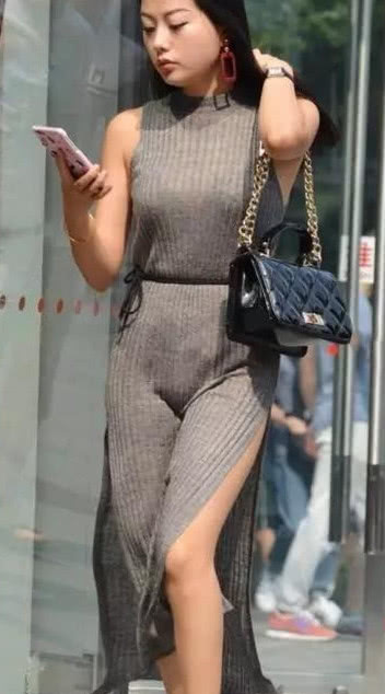 丰腴小姐姐高叉显尽无限风光，丰满身材比例吸睛无数