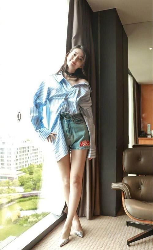 都说关晓彤的腿长,看到乔欣的大长腿才知道能甩几条街了