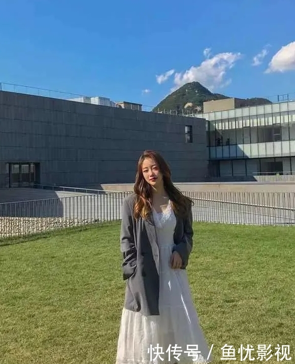  #四件#原来一件外套可以配四件裙子？这一衣多穿一定要学会