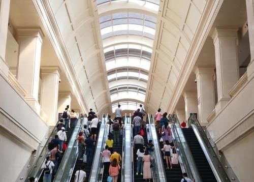  官方网@中国最“奇怪”火车站名，明明不存在地名，却执意要用