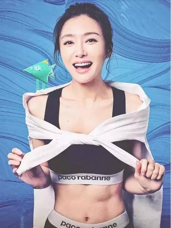 谢娜产后半年就有马甲线了?!每天几个小动作，你也可以!