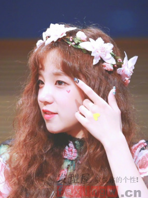 超美时尚小卷发型 才是女神打开的正确方式